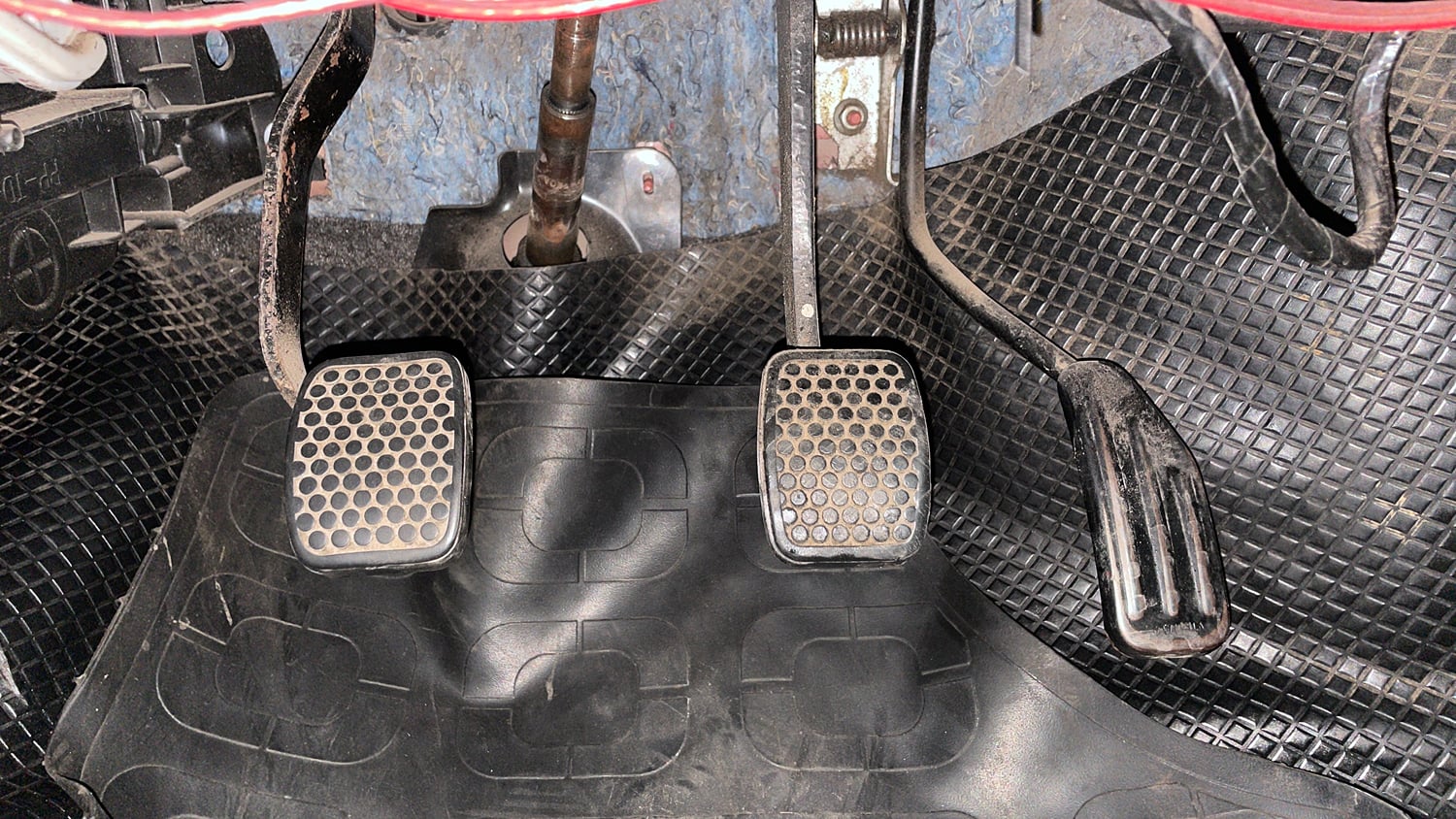 Used 2014 Maruti Suzuki Alto 800 Lxi Petrol Manual interior PEDALS VIEW