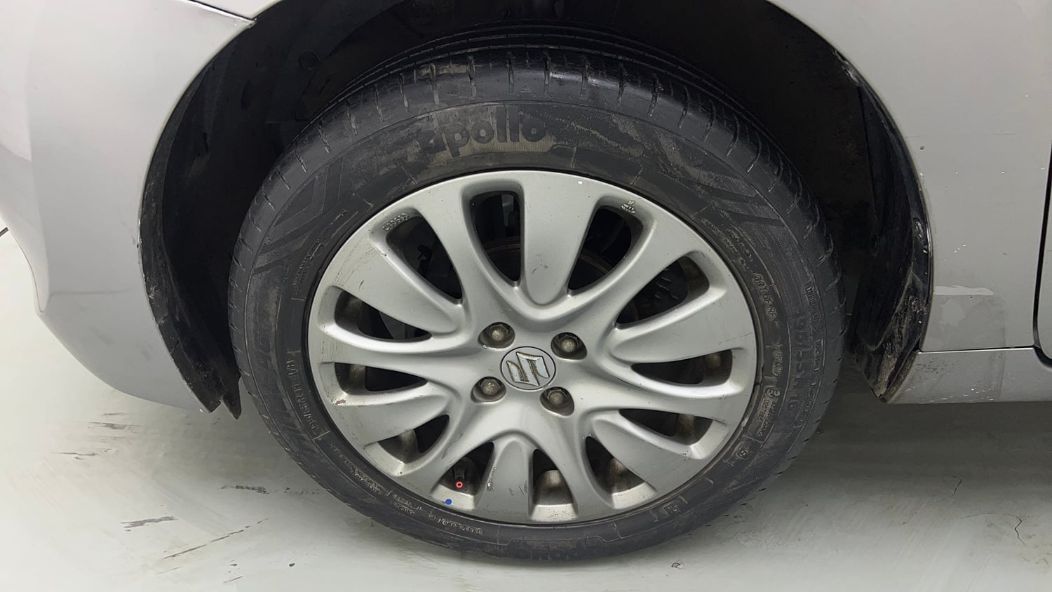 Used 2017 Maruti Suzuki Baleno Alpha 1.2 Petrol Manual tyres LEFT FRONT TYRE RIM VIEW