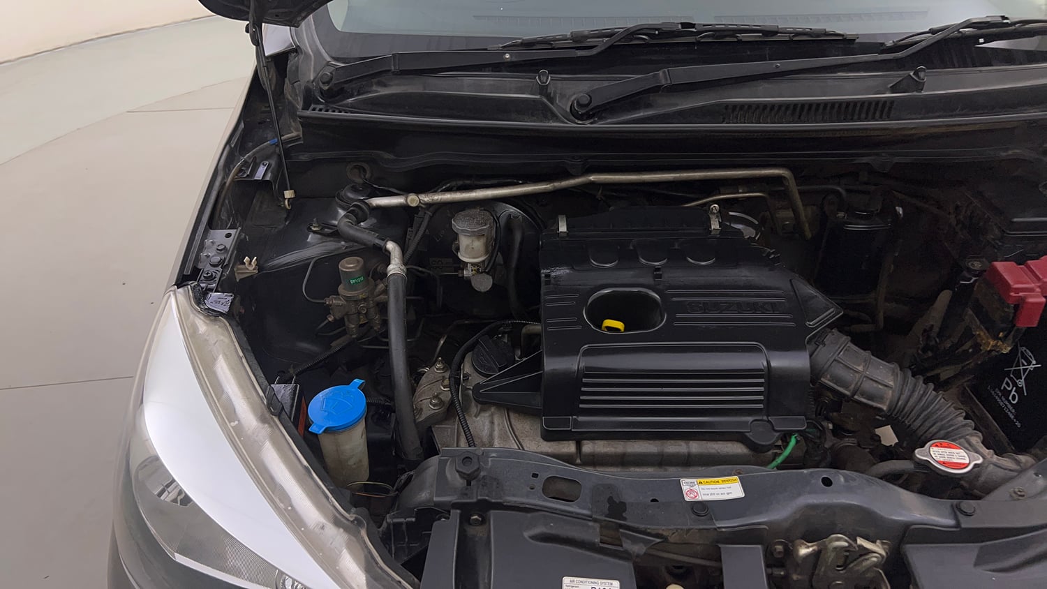 Used 2014 Maruti Suzuki Celerio VXi Petrol Manual engine ENGINE RIGHT SIDE HINGE & APRON VIEW
