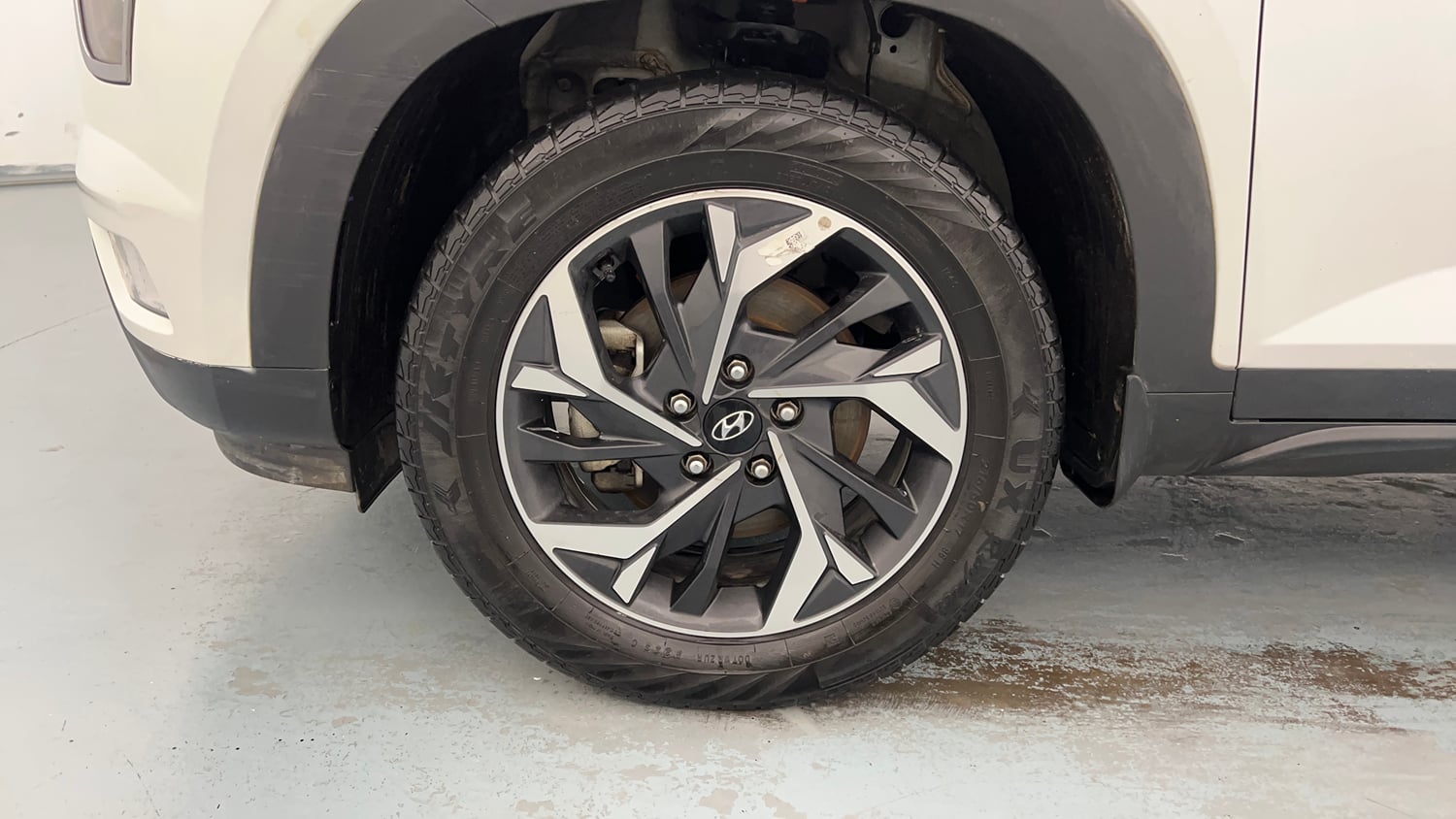 Used 2023 Hyundai Creta E 1.5 Diesel Diesel Manual tyres LEFT FRONT TYRE RIM VIEW