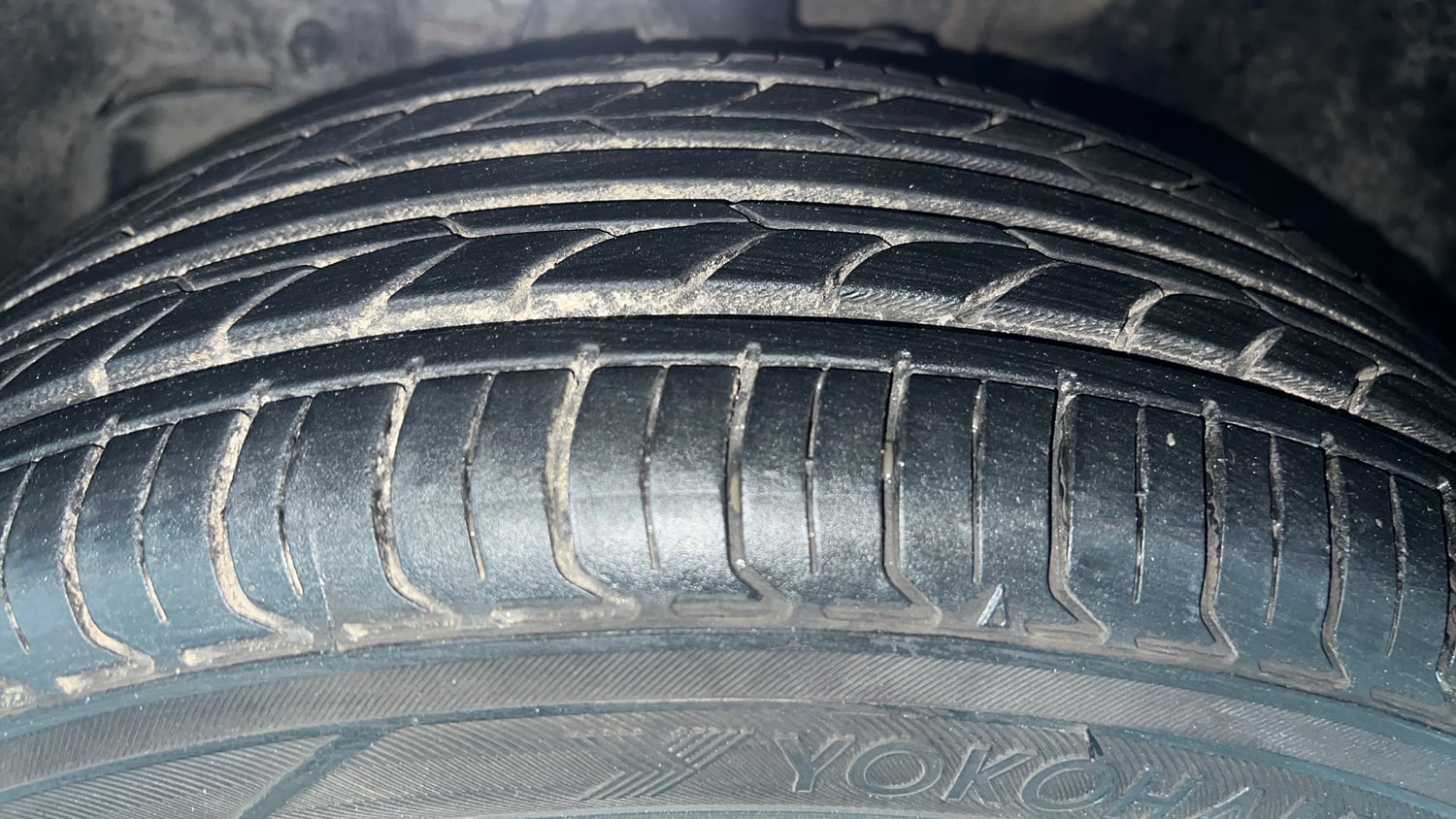 Used 2018 Tata Tiago Revotron XTA Petrol Automatic tyres LEFT FRONT TYRE TREAD VIEW