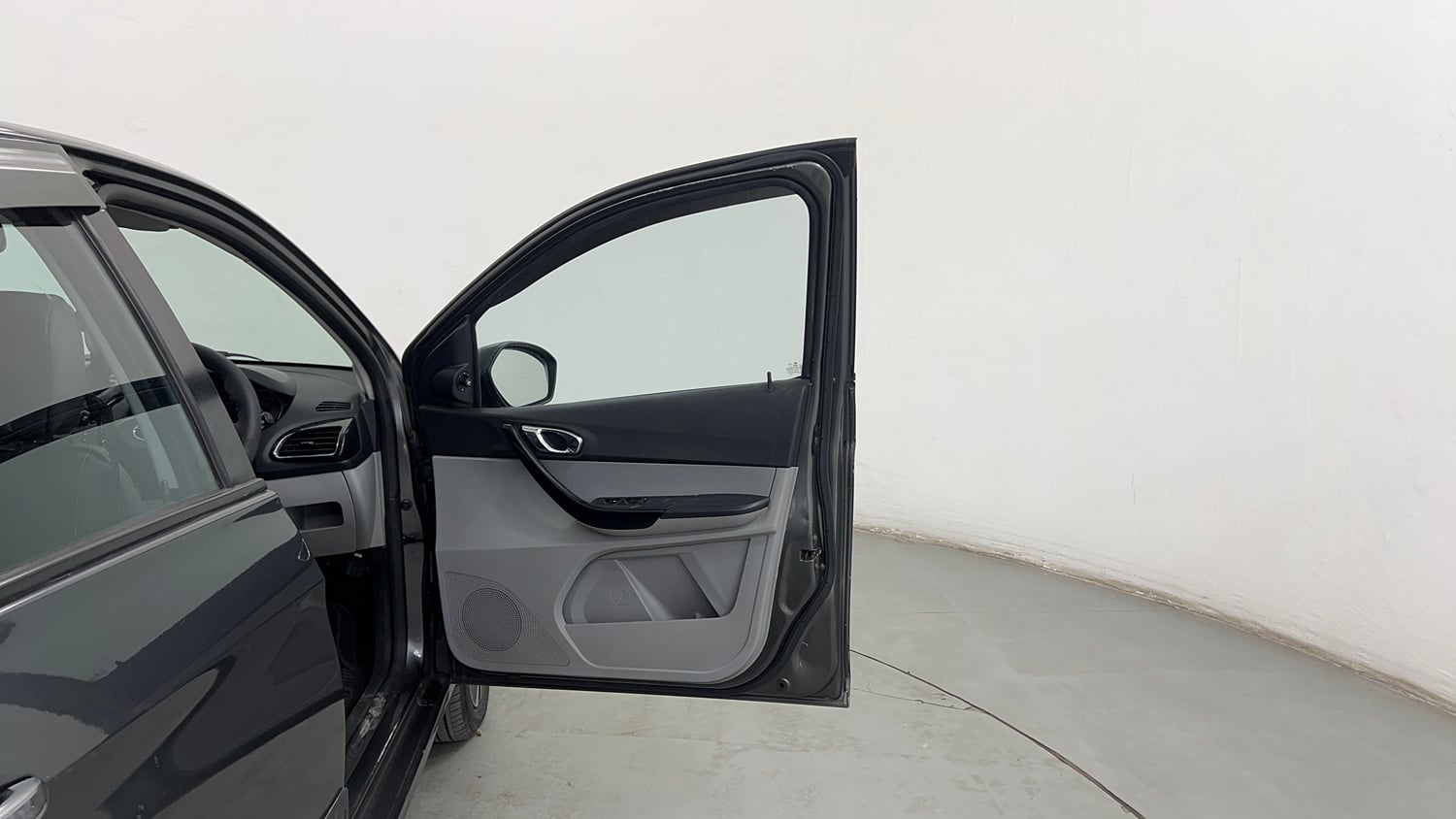 Used 2020 Tata Tiago XZ Plus Petrol Manual interior RIGHT FRONT DOOR OPEN VIEW