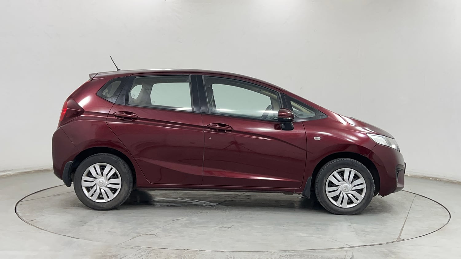 Used 2015 Honda Jazz SV Petrol Petrol Manual exterior RIGHT SIDE VIEW