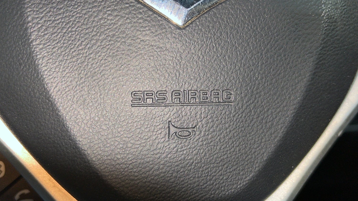 Used 2015 Maruti Suzuki Swift ZXi Petrol Manual top_features Airbags