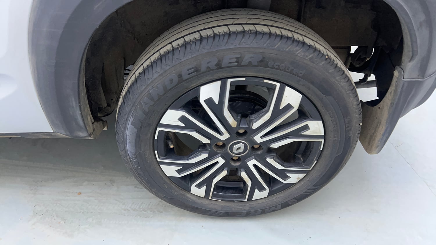 Used 2023 Renault Kiger RXZ AMT Petrol Automatic tyres LEFT REAR TYRE RIM VIEW