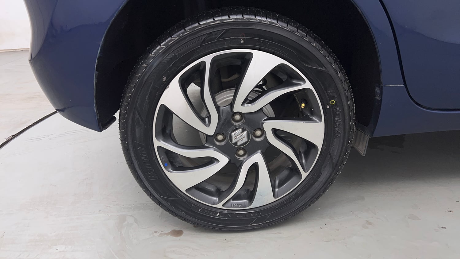 Used 2019 Maruti Suzuki Baleno Zeta Automatic Petrol Automatic tyres RIGHT REAR TYRE RIM VIEW
