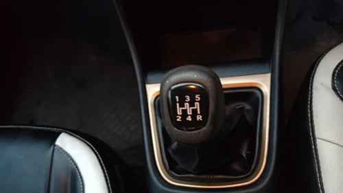 Used 2023 Tata Punch Accomplished MT Petrol Manual interior GEAR  KNOB VIEW