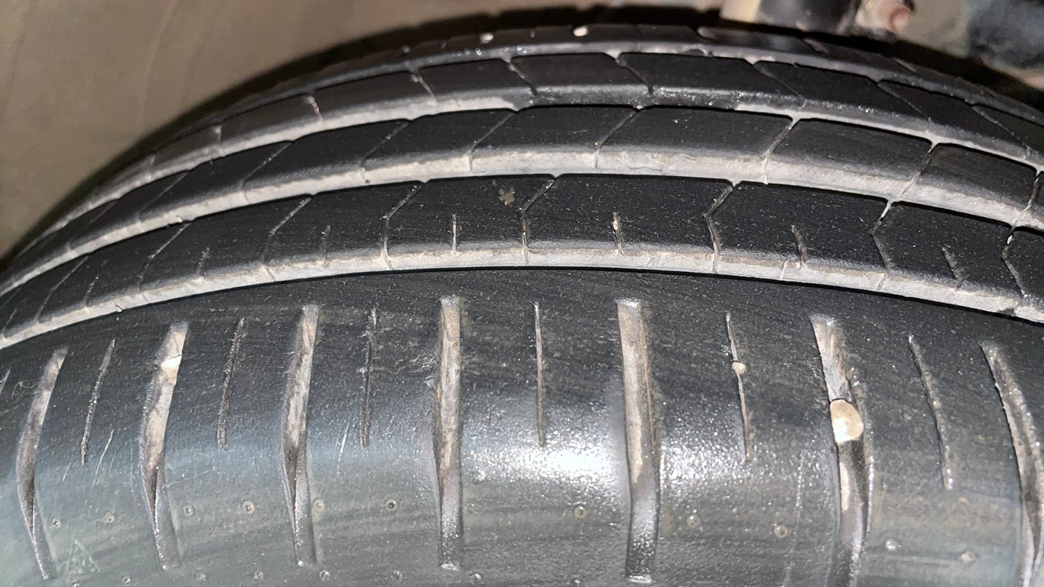 Used 2023 Toyota Glanza V AMT Petrol Automatic tyres RIGHT FRONT TYRE TREAD VIEW