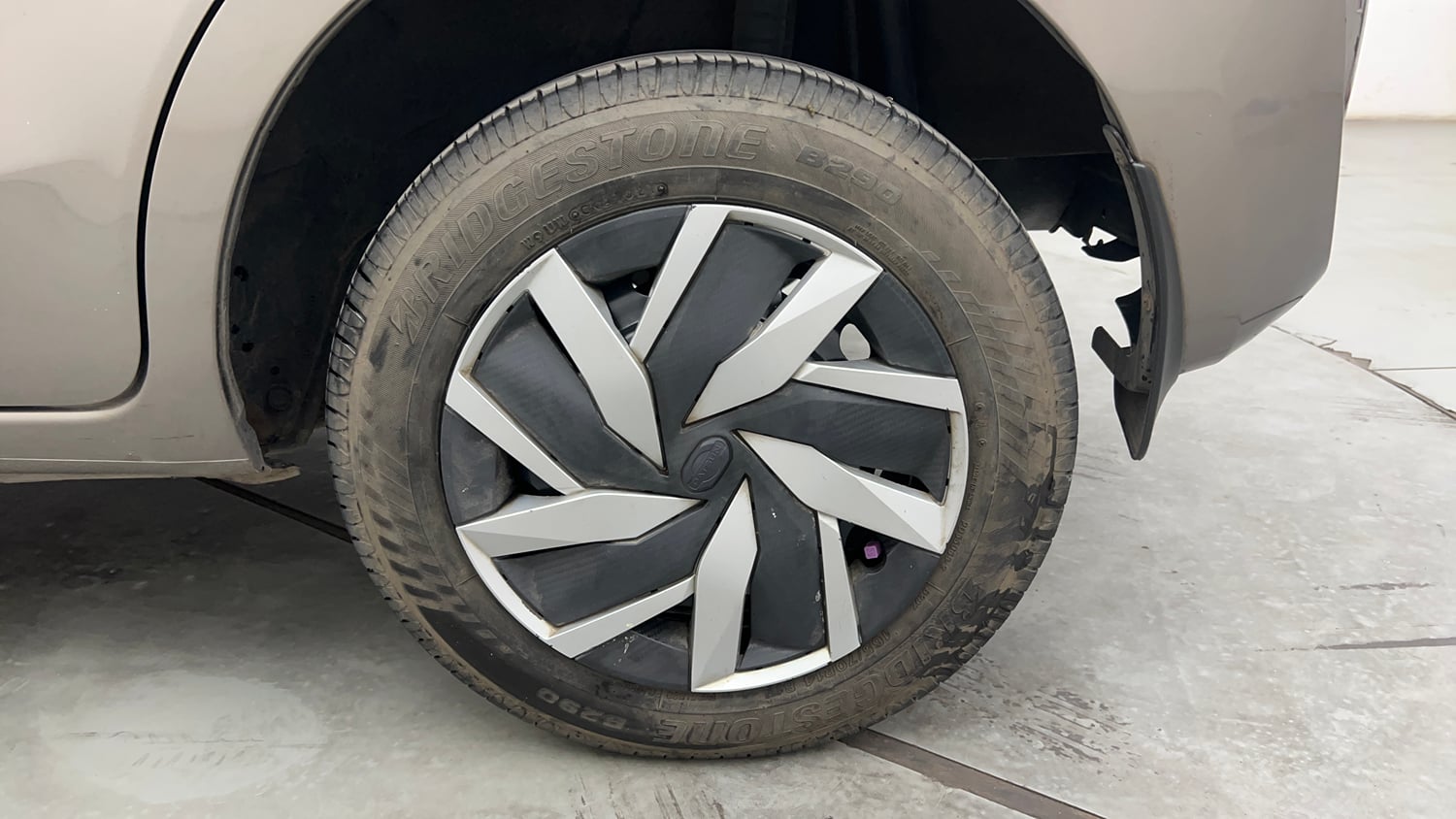 Used 2019 Datsun GO T Petrol Manual tyres LEFT REAR TYRE RIM VIEW