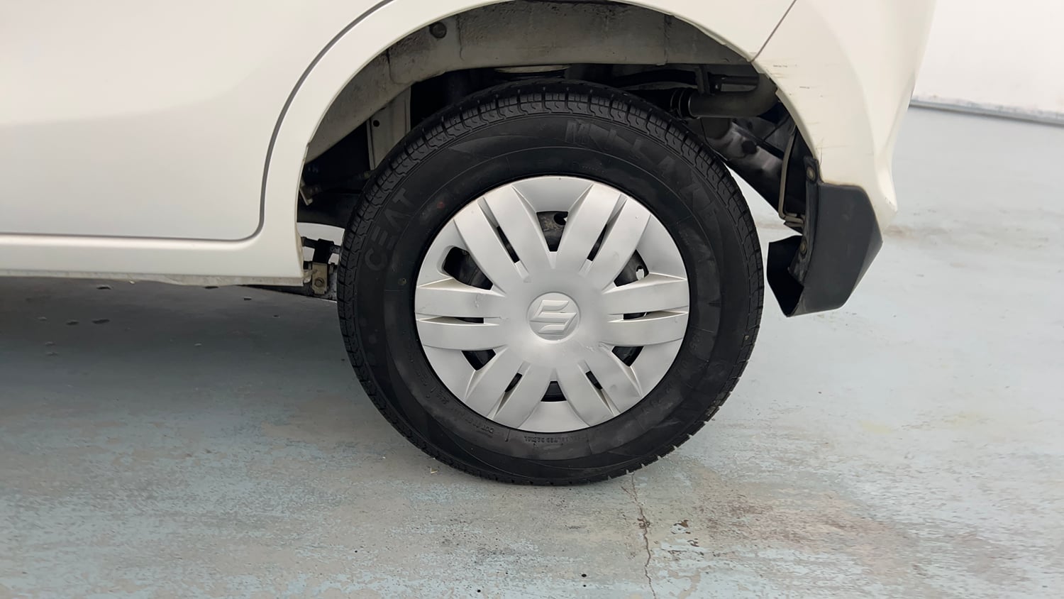 Used 2018 Maruti Suzuki Alto 800 LXi (O) Petrol Manual tyres LEFT REAR TYRE RIM VIEW