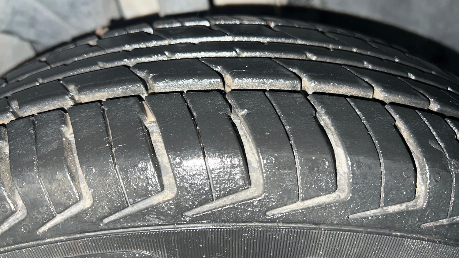Used 2017 Renault Kwid RXT (O) 1.0 SCE Edition Petrol Manual tyres RIGHT FRONT TYRE TREAD VIEW