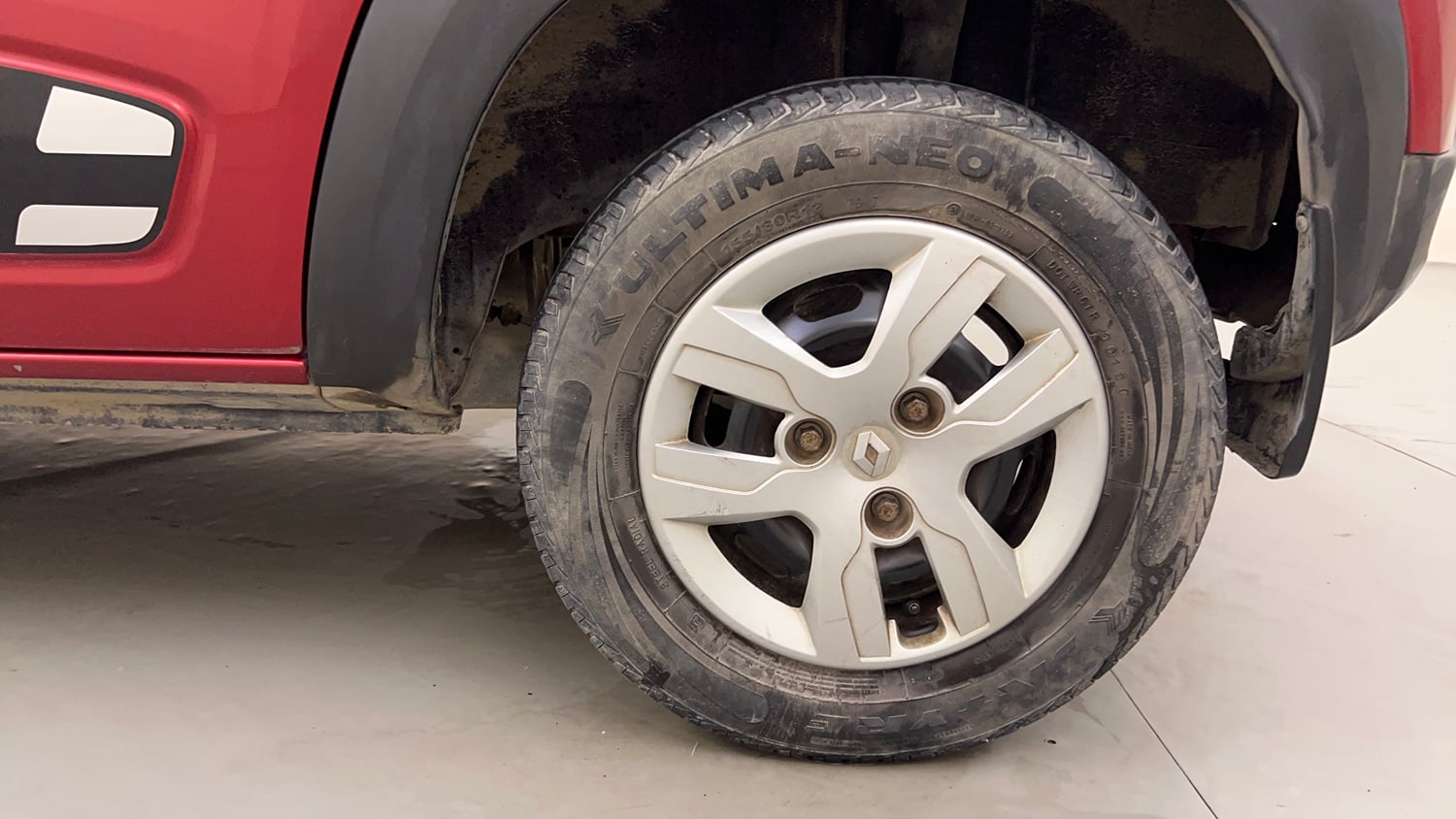 Used 2017 Renault Kwid 1.0 RXT AMT Opt Petrol Automatic tyres LEFT REAR TYRE RIM VIEW
