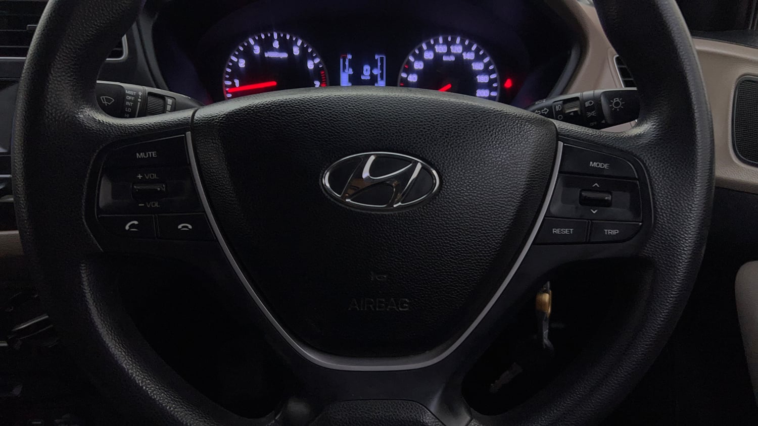 Used 2019 Hyundai Elite i20 Magna Plus 1.2 + CNG (Outside Fitted) Petrol Manual top_features Airbags