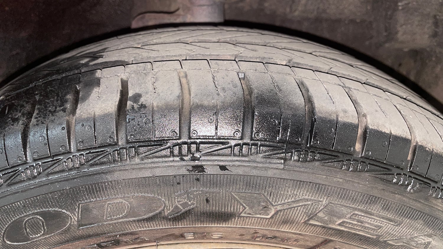 Used 2016 Maruti Suzuki Celerio ZXi AMT Petrol Automatic tyres RIGHT FRONT TYRE TREAD VIEW