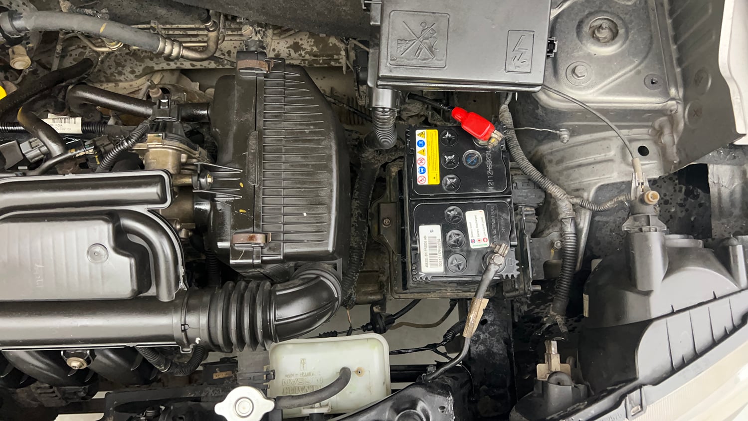 Used 2019 Renault Kwid RXT (O) 1.0 SCE Edition Petrol Manual engine ENGINE LEFT SIDE VIEW