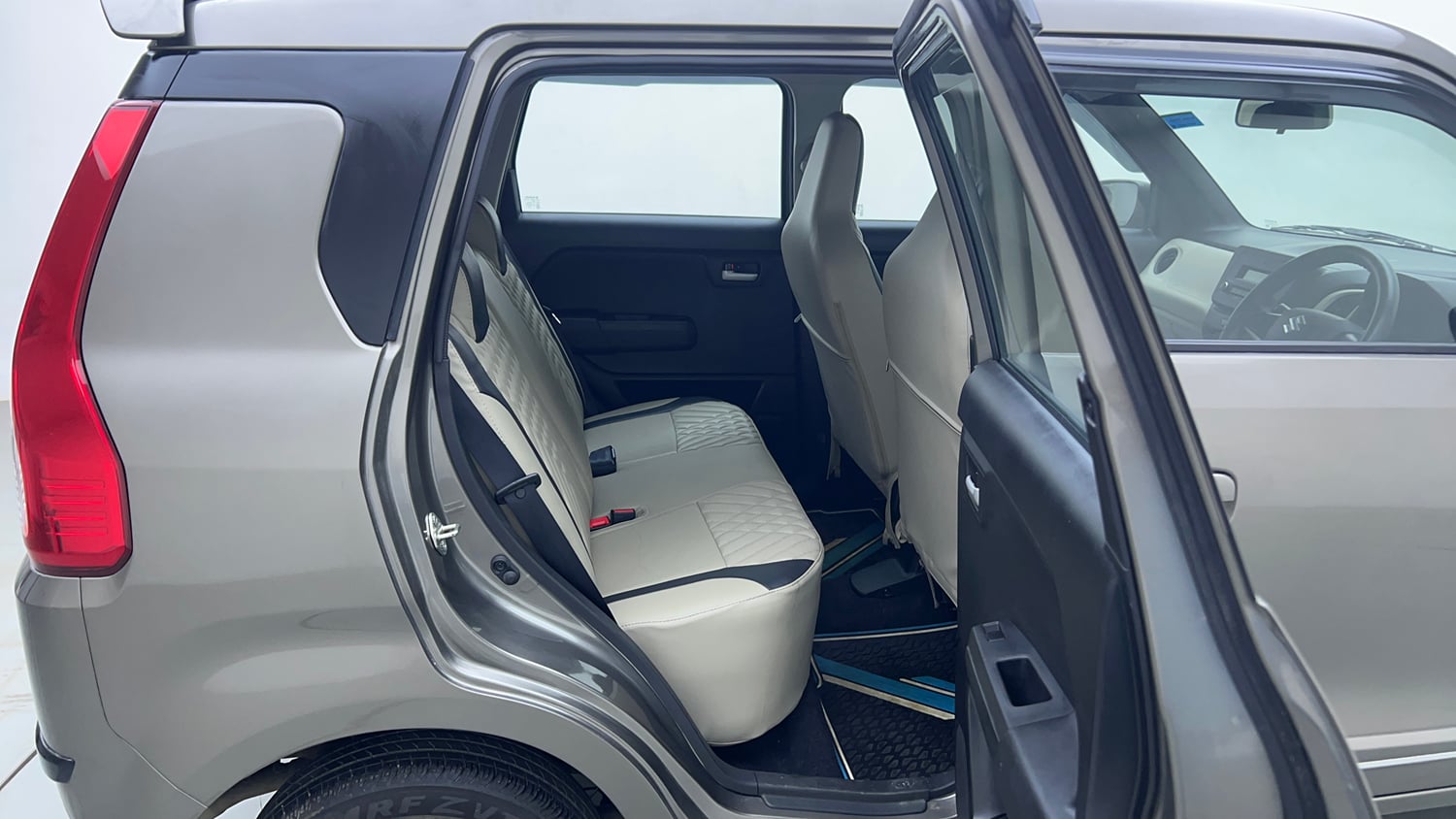 Used 2023 Maruti Suzuki Wagon R VXI 1.0 Petrol Manual interior RIGHT SIDE REAR DOOR CABIN VIEW