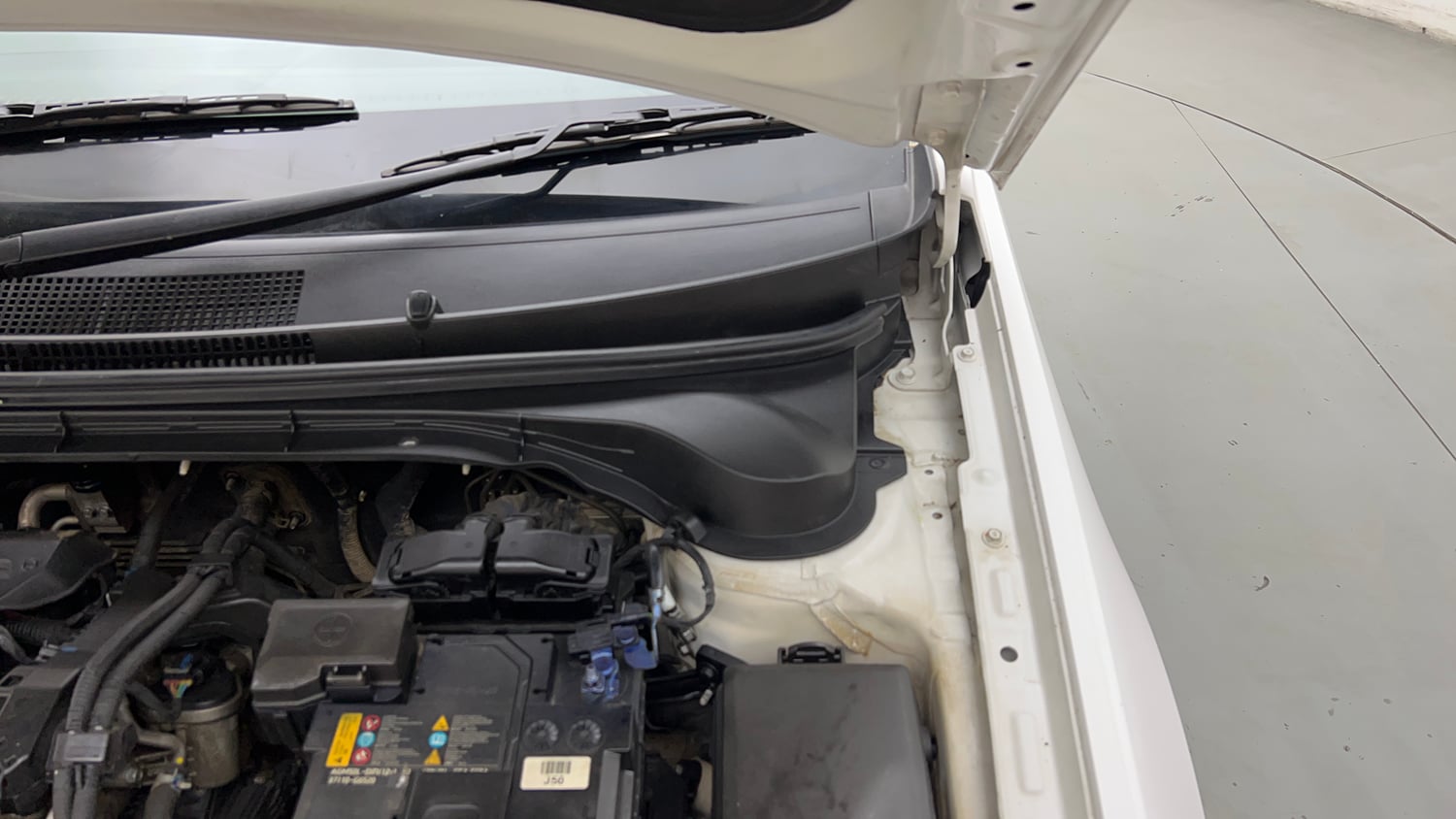 Used 2024 Hyundai Verna SX 1.5 Petrol MT Petrol Manual engine ENGINE LEFT SIDE HINGE & APRON VIEW