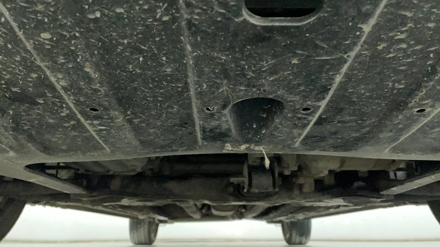 Used 2018 Hyundai Verna SX (O) 1.6 VTVT AT Petrol Automatic extra FRONT LEFT UNDERBODY VIEW