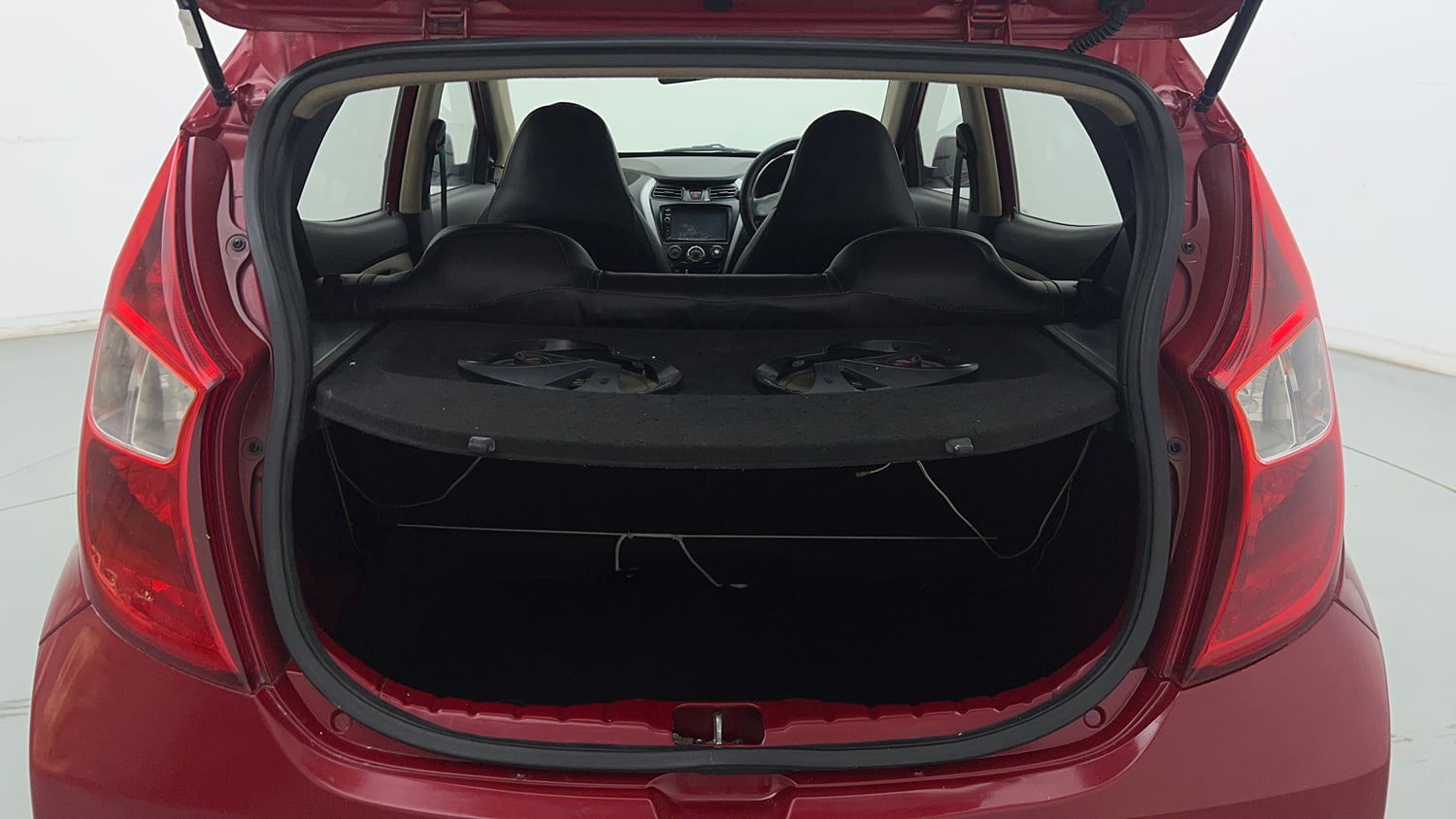 Used 2014 Hyundai Eon Sportz Petrol Manual interior DICKY INSIDE VIEW