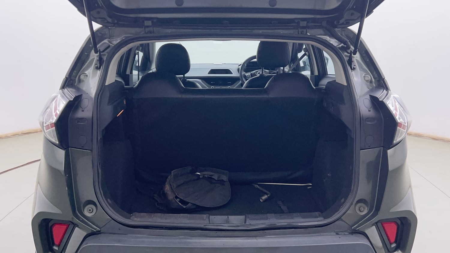 Used 2022 Tata Nexon XM (S) Petrol Manual interior DICKY INSIDE VIEW