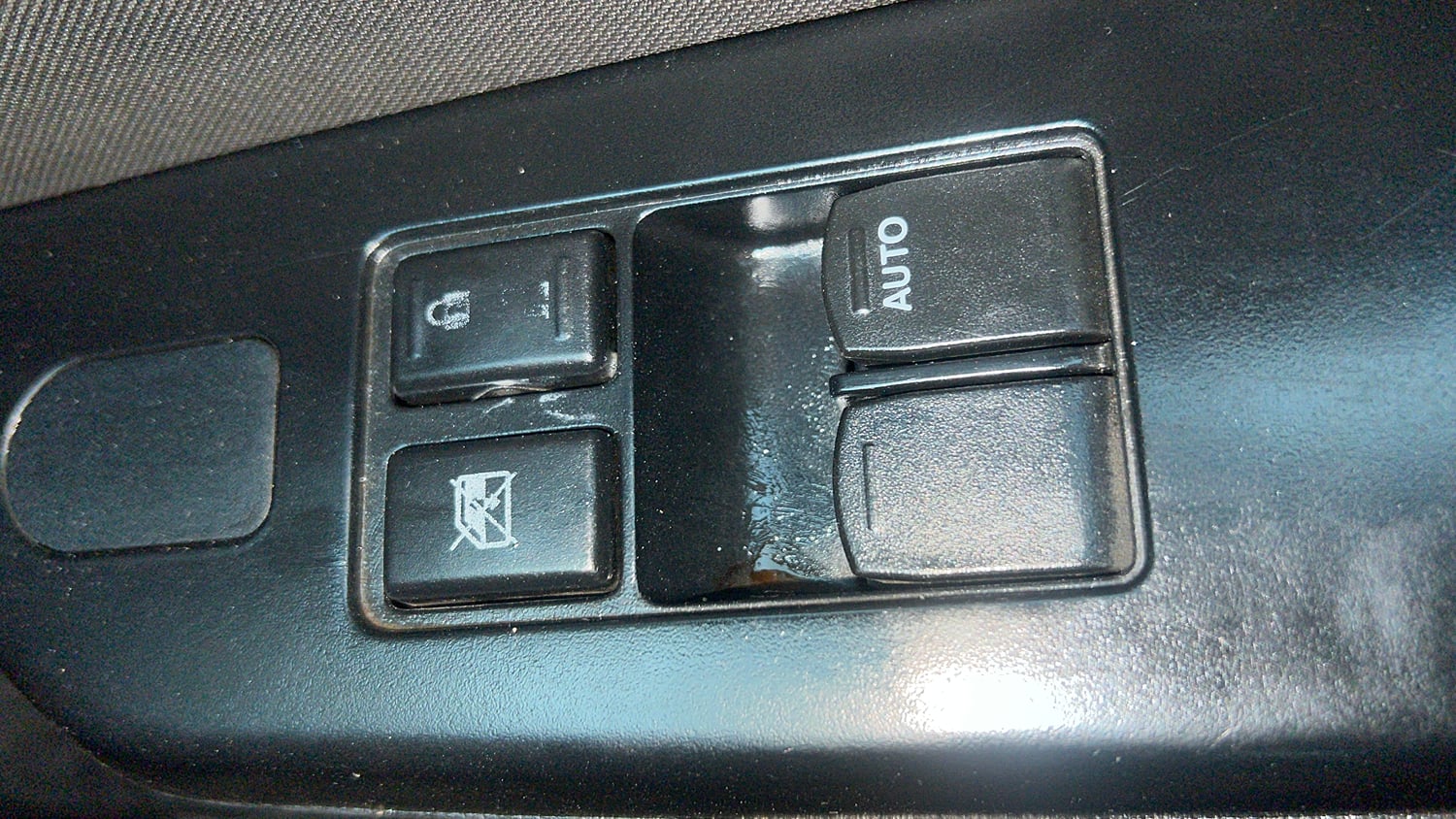 Used 2016 Maruti Suzuki Swift Lxi (O) Petrol Manual top_features Power windows