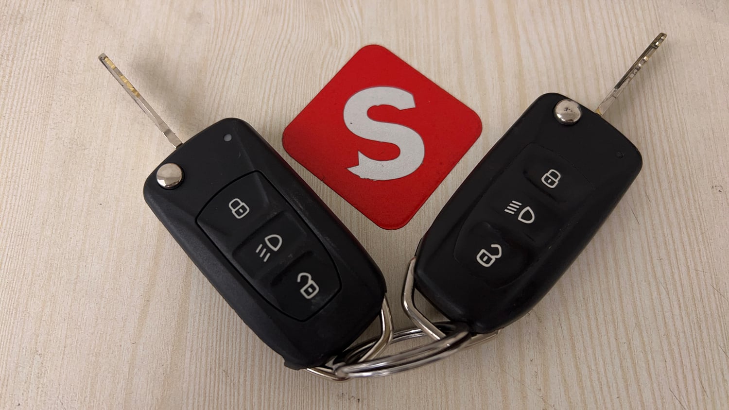 Used 2018 Tata Tiago Revotron XZ Petrol Manual extra CAR KEY VIEW