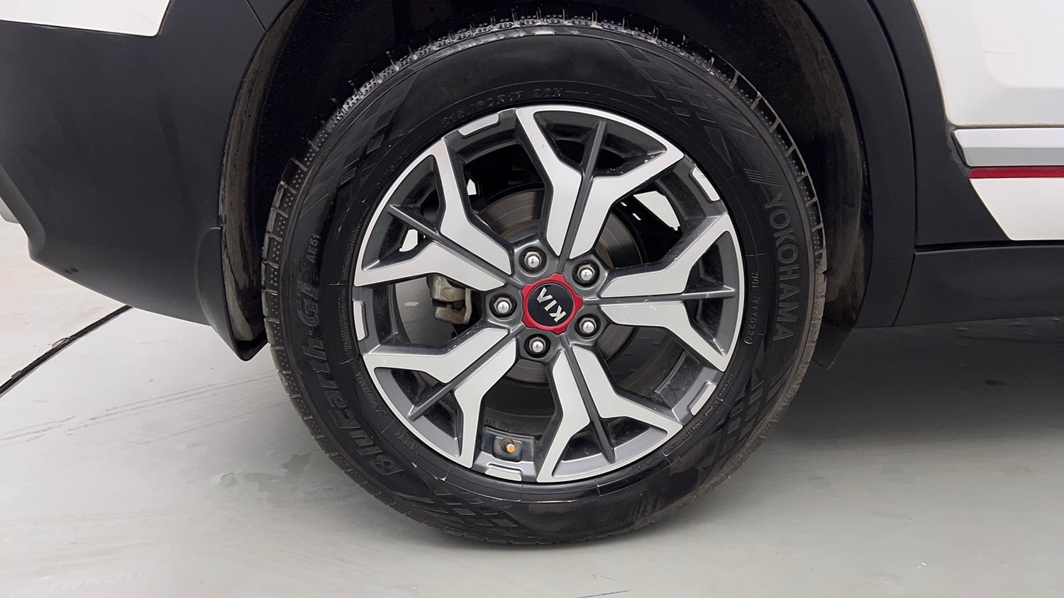 Used 2020 Kia Seltos GTX 1.4 Petrol Manual tyres RIGHT REAR TYRE RIM VIEW