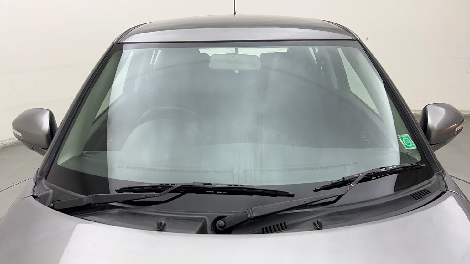 Used 2015 Maruti Suzuki Swift ZXi Petrol Manual exterior FRONT WINDSHIELD VIEW
