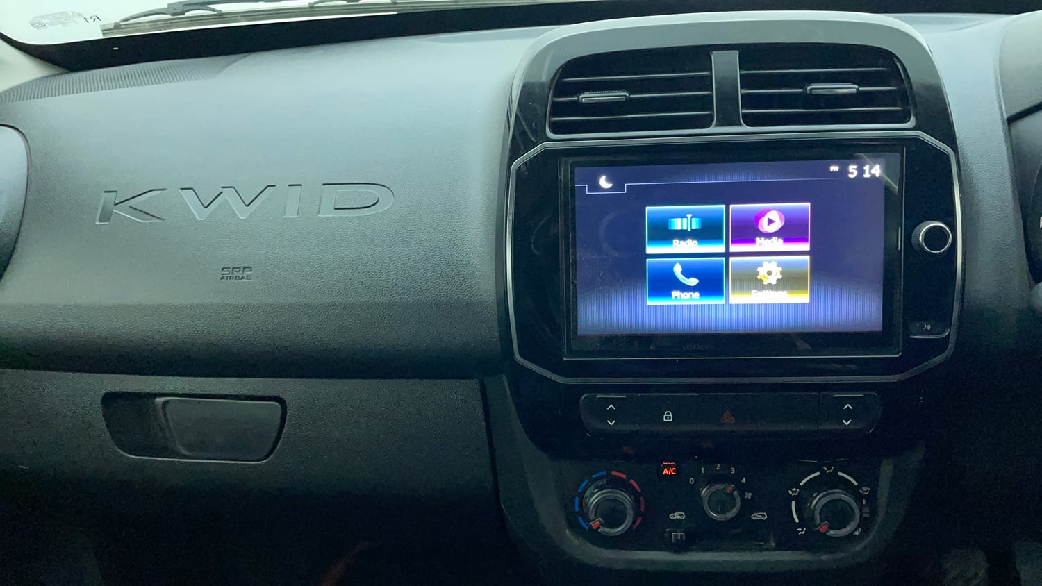 Used 2022 Renault Kwid RXT 1.0 AMT Petrol Automatic interior MUSIC SYSTEM & AC CONTROL VIEW