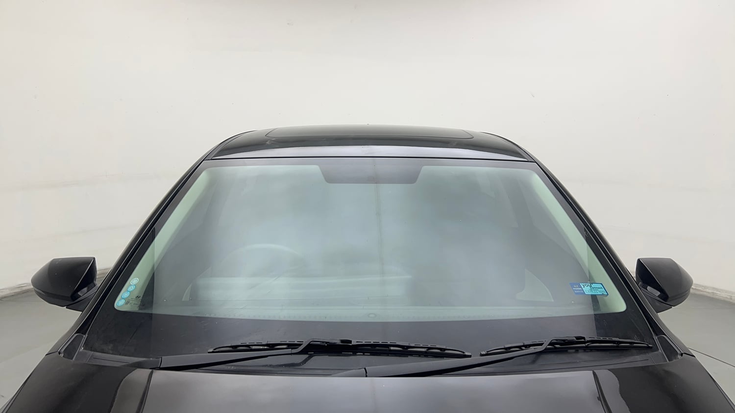Used 2025 Hyundai Verna SX 1.5 Petrol MT Petrol Manual exterior FRONT WINDSHIELD VIEW