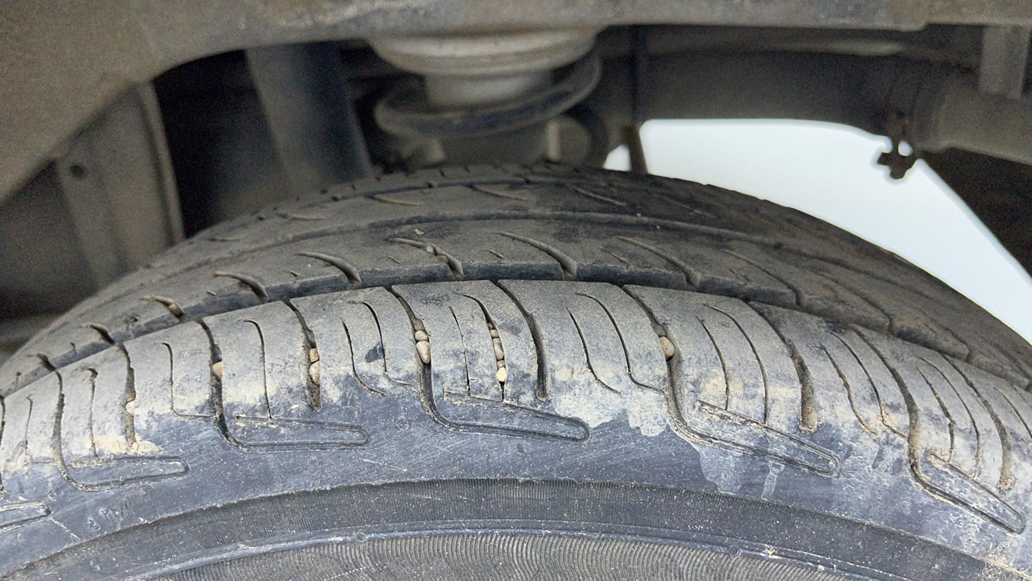 Used 2013 Maruti Suzuki Alto 800 Lxi CNG Cng Manual tyres LEFT REAR TYRE TREAD VIEW