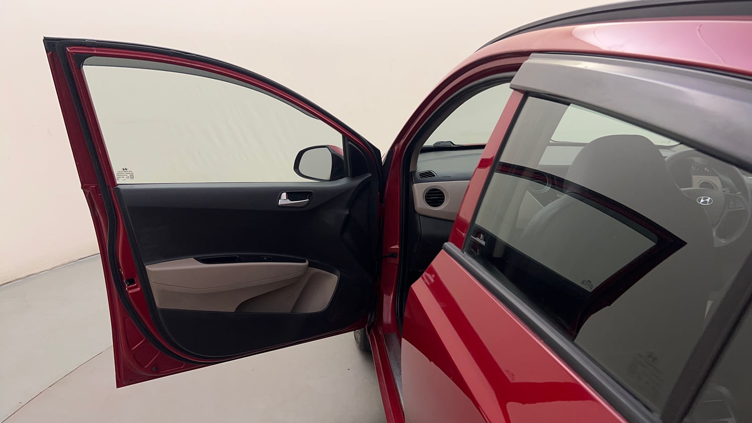 Used 2018 Hyundai Grand i10 Sportz (O) 1.2 Kappa VTVT Petrol Manual interior LEFT FRONT DOOR OPEN VIEW