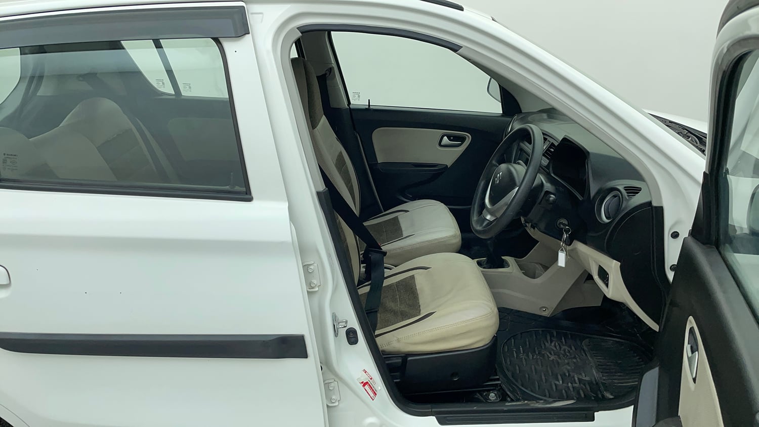 Used 2019 Maruti Suzuki Alto 800 LXi Petrol Manual interior RIGHT SIDE FRONT DOOR CABIN VIEW