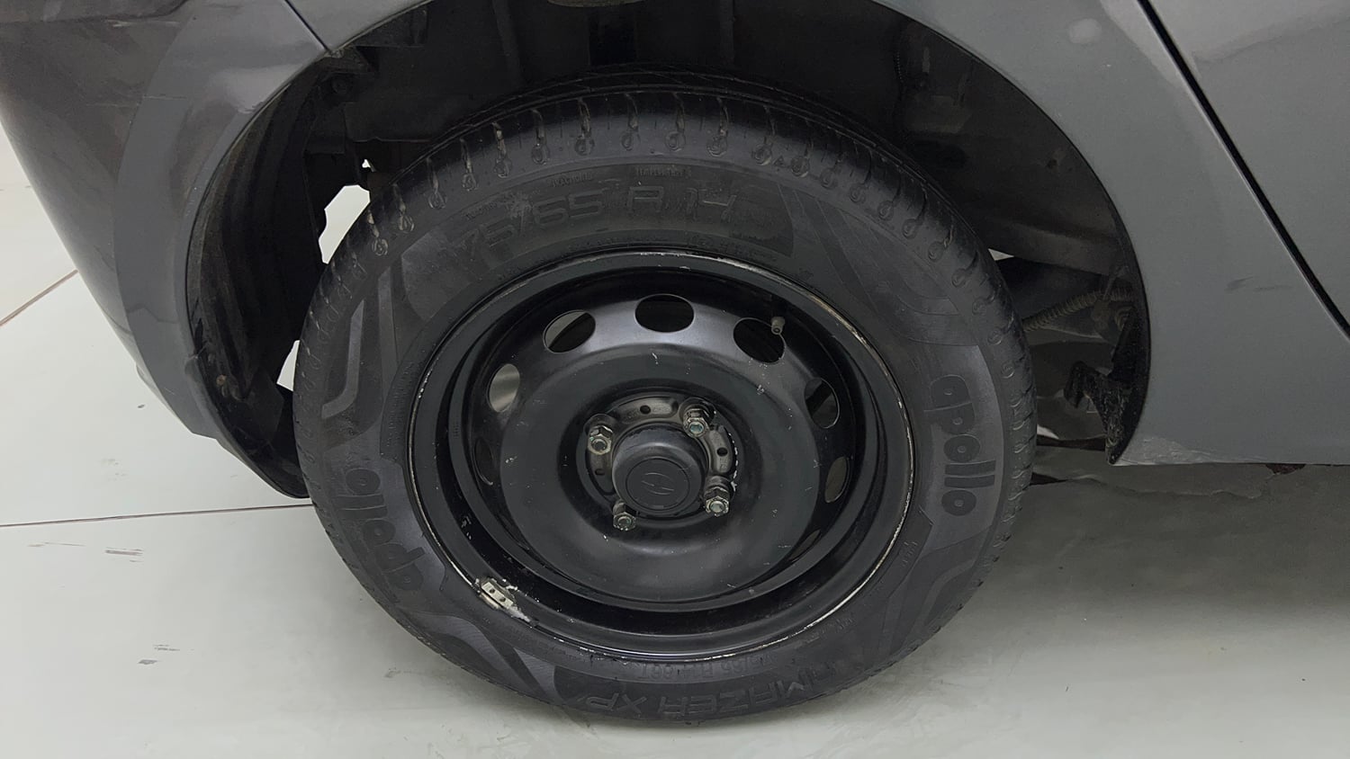 Used 2025 Tata Tiago XE CNG Cng Manual tyres RIGHT REAR TYRE RIM VIEW