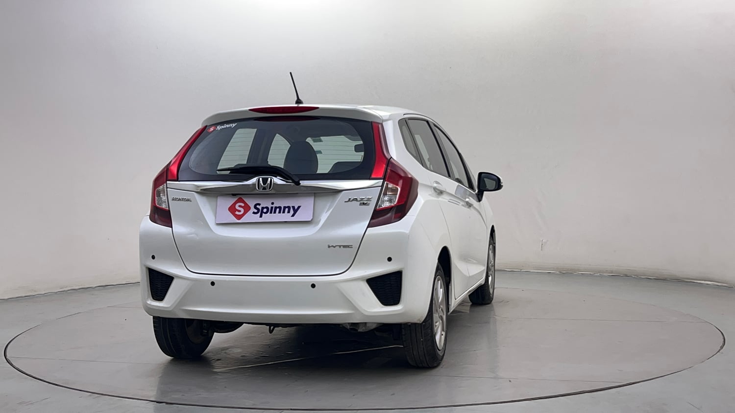 Used 2018 Honda Jazz V AT Petrol Petrol Automatic exterior RIGHT REAR CORNER VIEW