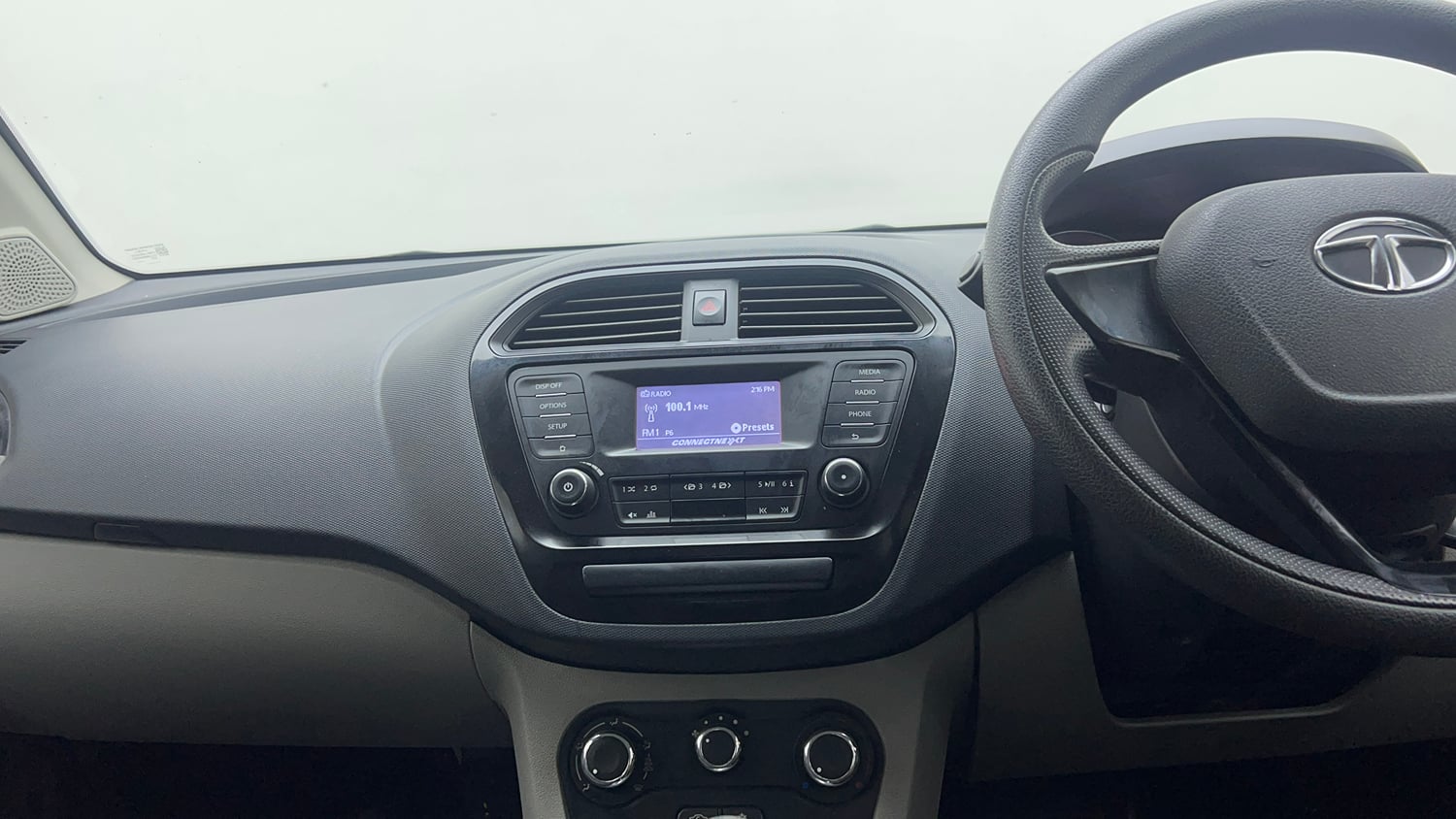 Used 2018 Tata Tiago Revotron XTA Petrol Automatic interior MUSIC SYSTEM & AC CONTROL VIEW