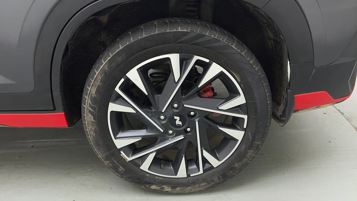 Used 2024 Hyundai Creta N-Line N10 1.5 Turbo DCT Petrol Automatic tyres LEFT REAR TYRE RIM VIEW