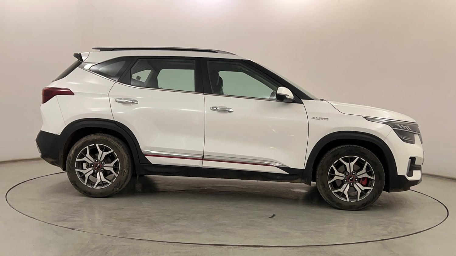 Used 2023 Kia Seltos GTX Plus 1.5 Diesel AT Diesel Automatic exterior RIGHT SIDE VIEW