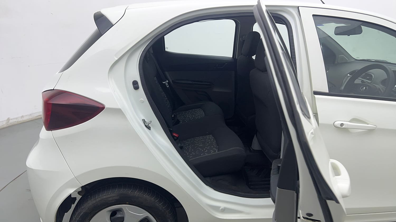 Used 2023 Tata Tiago XT (O) Petrol Manual interior RIGHT SIDE REAR DOOR CABIN VIEW