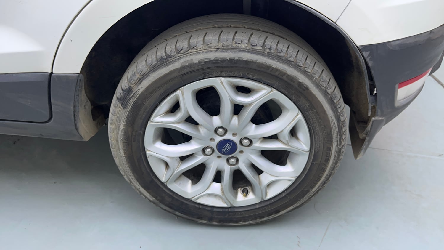 Used 2016 Ford EcoSport Titanium 1.5L Ti-VCT AT Petrol Automatic tyres LEFT REAR TYRE RIM VIEW