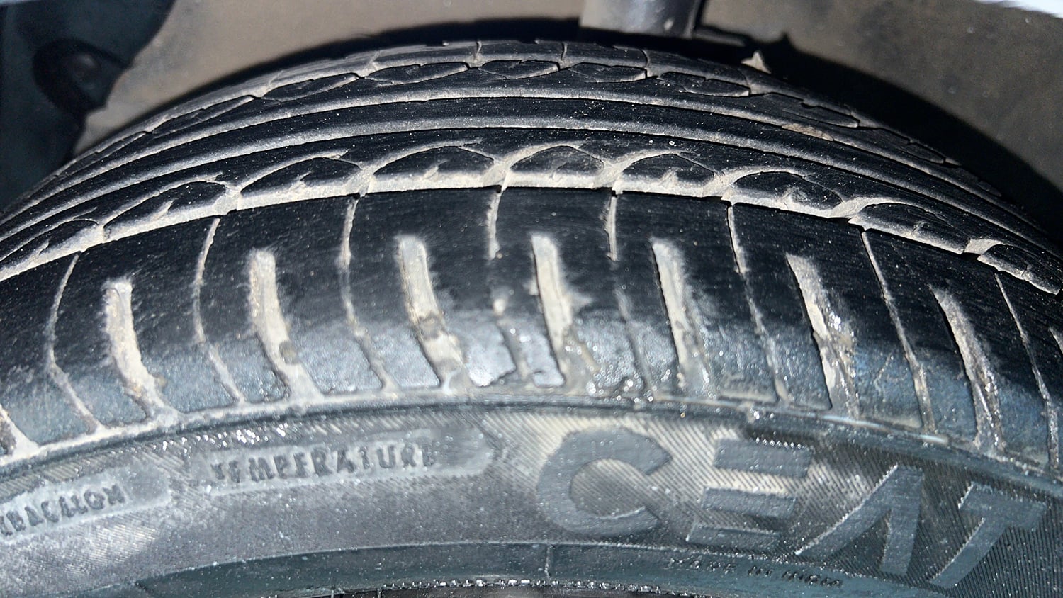 Used 2017 Hyundai Grand i10 Sportz (O) AT 1.2 Kappa VTVT Petrol Automatic tyres LEFT FRONT TYRE TREAD VIEW