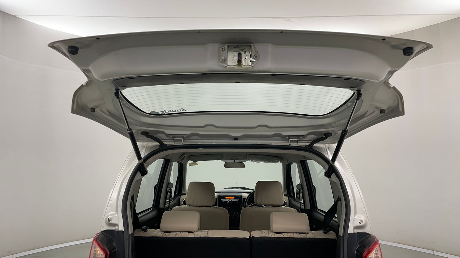 Used 2017 Maruti Suzuki Wagon R 1.0 VXI AMT Petrol Automatic interior DICKY DOOR OPEN VIEW