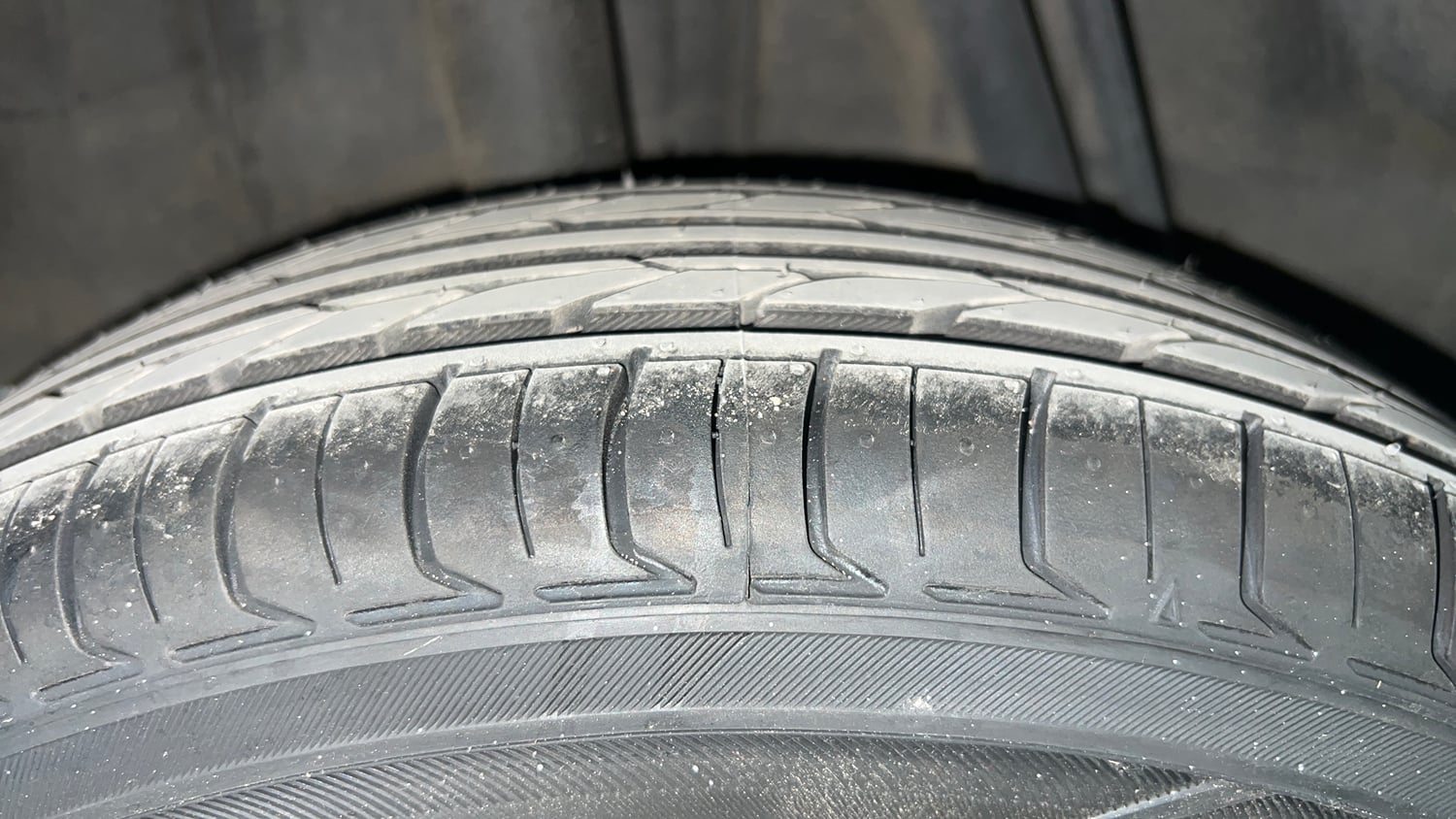 Used 2019 Renault Kwid RXT (O) 1.0 SCE Edition Petrol Manual tyres RIGHT REAR TYRE TREAD VIEW