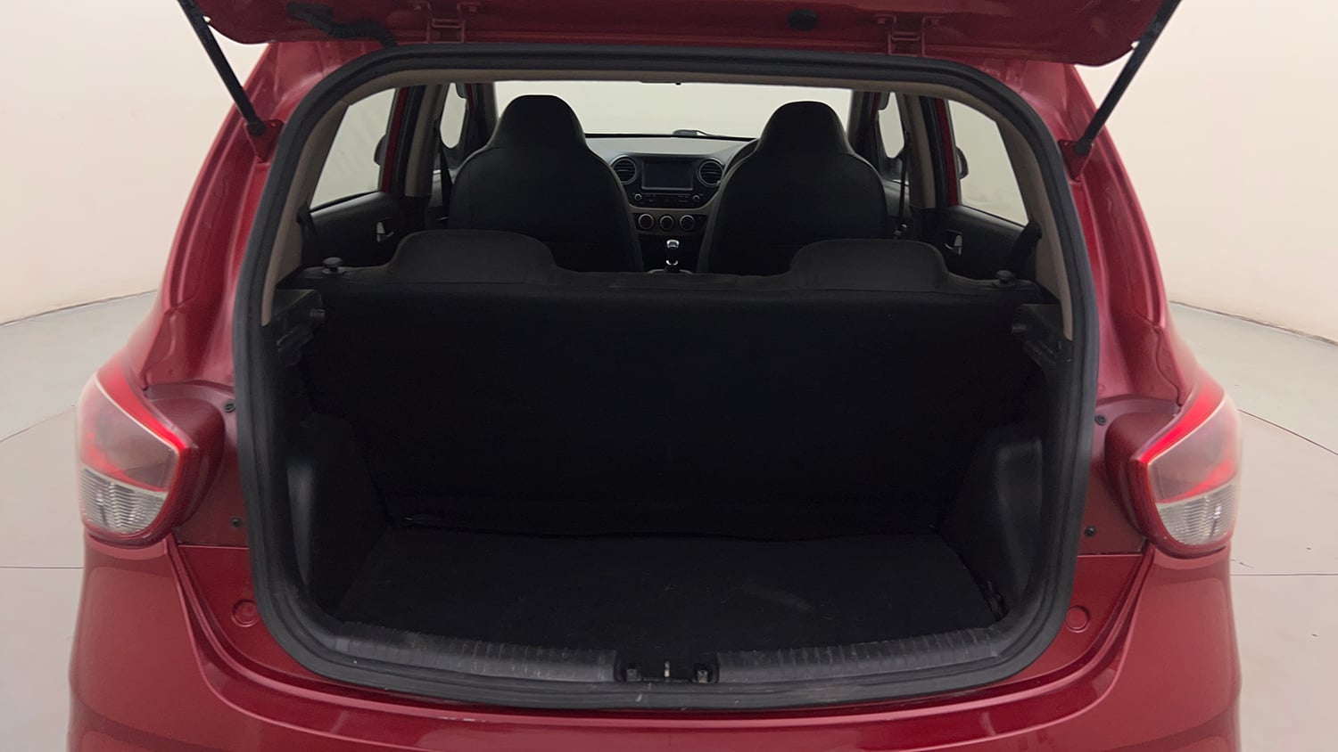 Used 2018 Hyundai Grand i10 Sportz (O) 1.2 Kappa VTVT Petrol Manual interior DICKY INSIDE VIEW