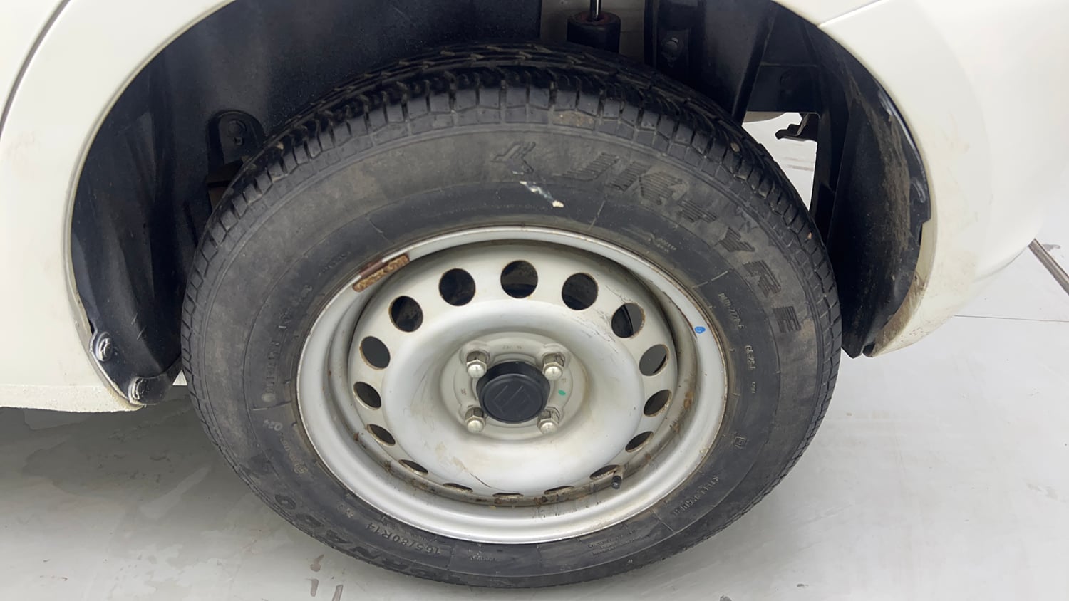 Used 2016 Maruti Suzuki Swift Lxi (O) Petrol Manual tyres LEFT REAR TYRE RIM VIEW