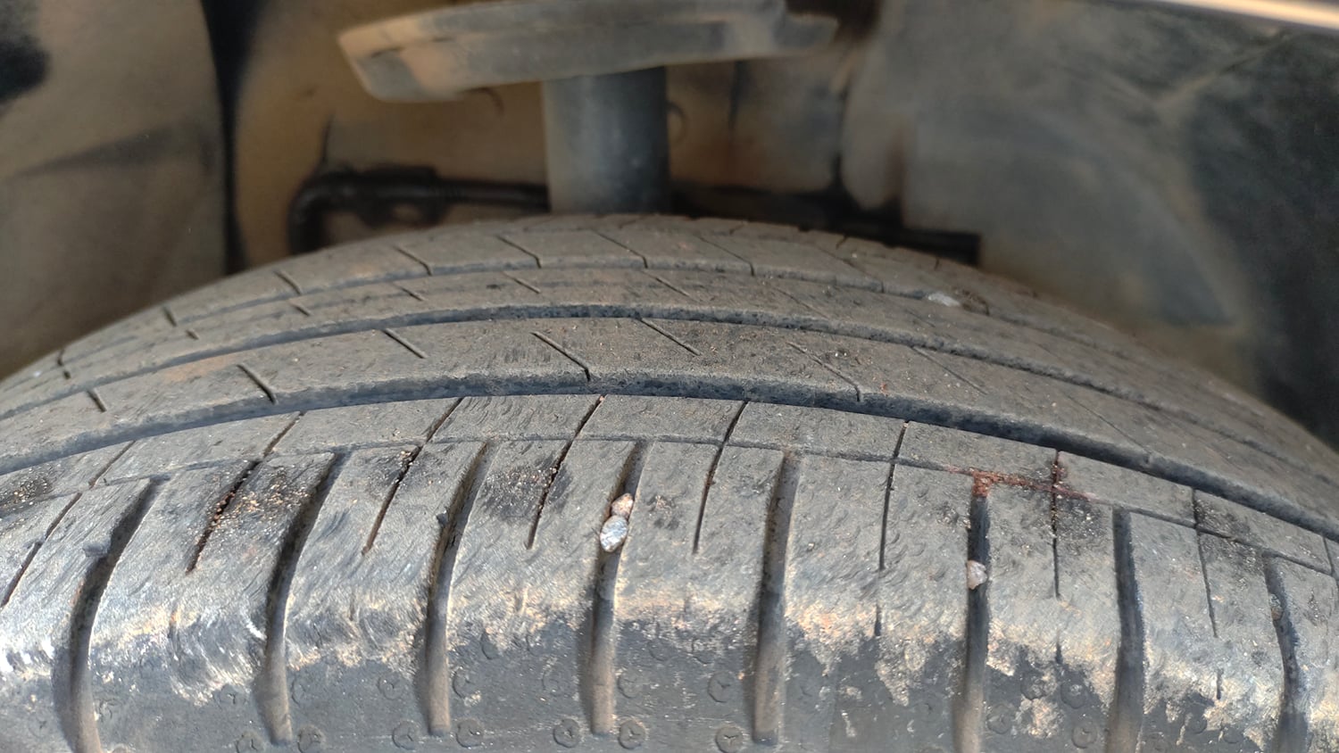 Used 2025 Tata Curvv Accomplished Plus A 1.5 Kryojet Diesel 6MT Dark Edition Diesel Manual tyres RIGHT FRONT TYRE TREAD VIEW