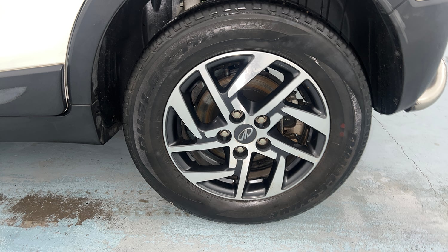 Used 2022 Mahindra XUV 300 W8 (O) 1.2 Petrol Petrol Manual tyres LEFT REAR TYRE RIM VIEW