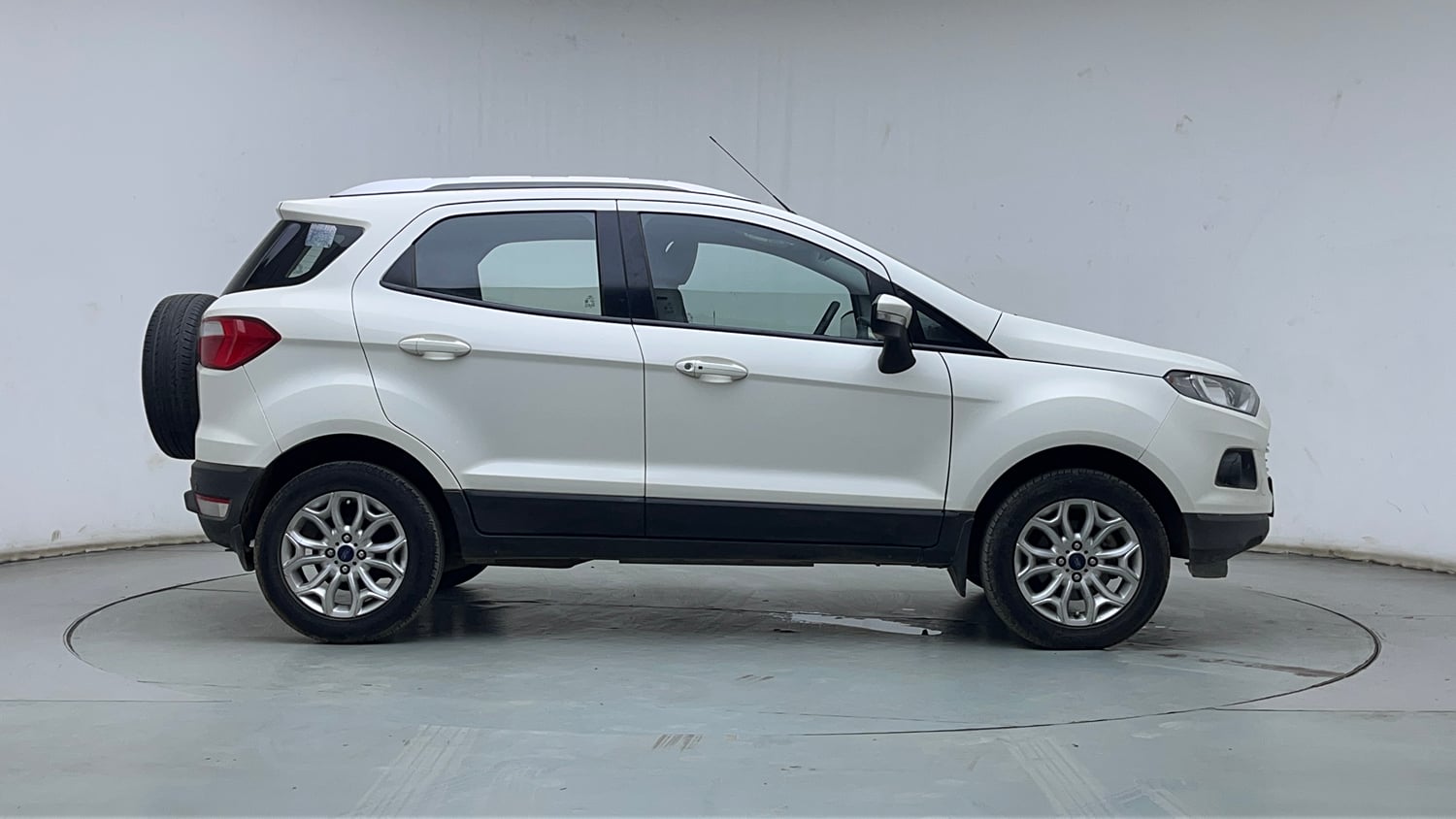 Used 2016 Ford EcoSport Titanium 1.5L Ti-VCT AT Petrol Automatic exterior RIGHT SIDE VIEW
