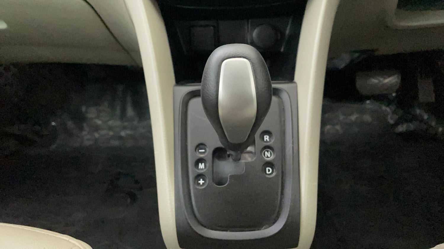Used 2016 Maruti Suzuki Celerio ZXi AMT Petrol Automatic interior GEAR  KNOB VIEW
