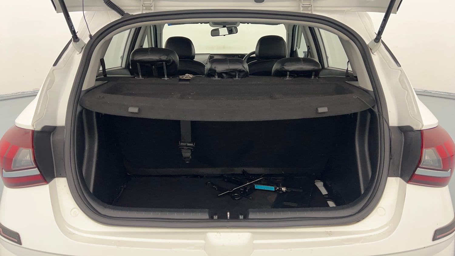 Used 2023 Hyundai i20 Sportz 1.2 MT Petrol Manual interior DICKY INSIDE VIEW